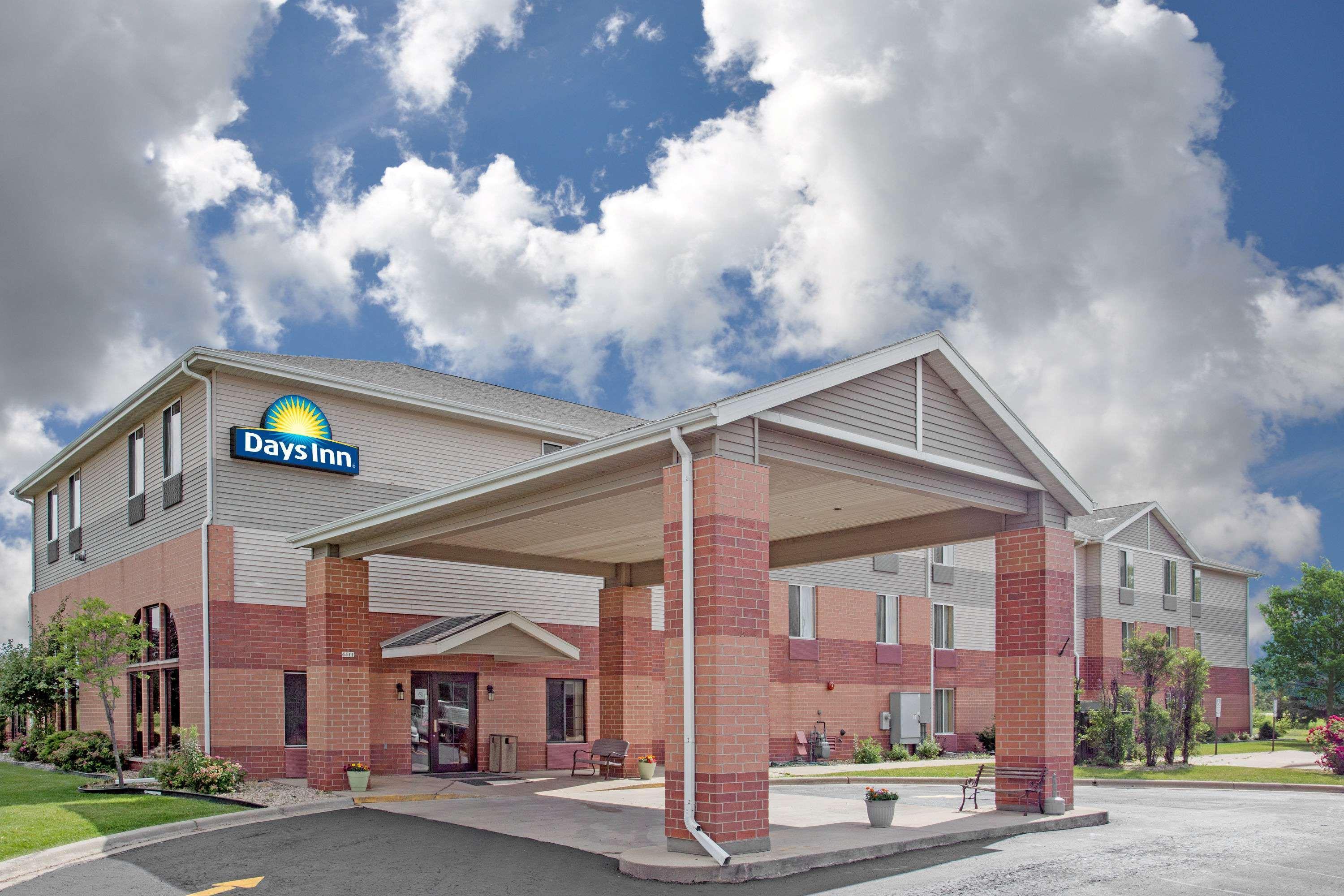 Days Inn By Wyndham Madison Ne/Виндзор Экстерьер фото