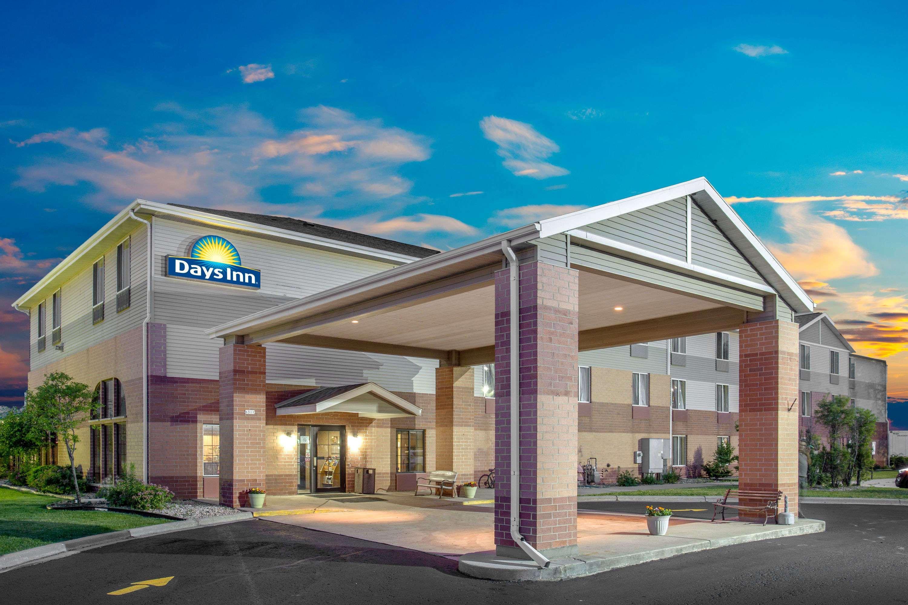 Days Inn By Wyndham Madison Ne/Виндзор Экстерьер фото